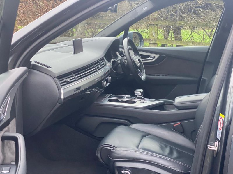 AUDI SQ7